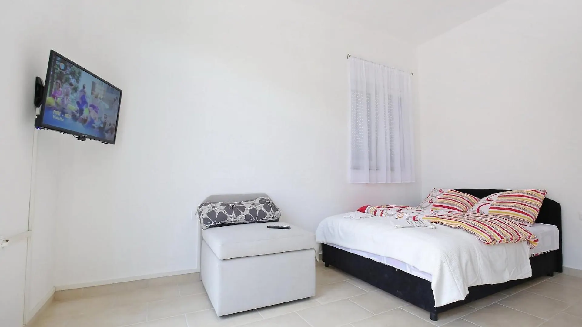 Apartments Kapetan - One Bedroom Apartment With Terrace Sukošan 0*,
