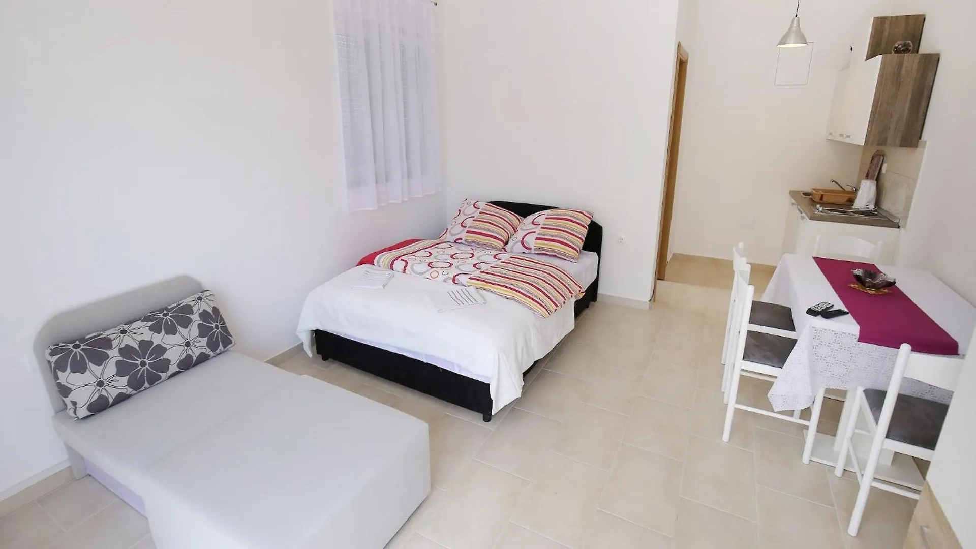 Apartments Kapetan - One Bedroom Apartment With Terrace Sukošan 0*,