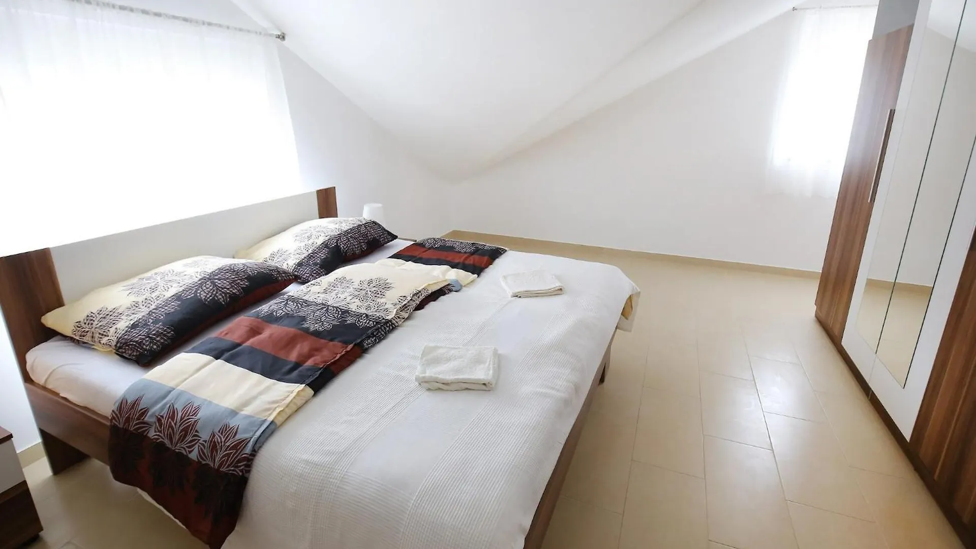 Apartments Kapetan - One Bedroom Apartment With Terrace Sukošan