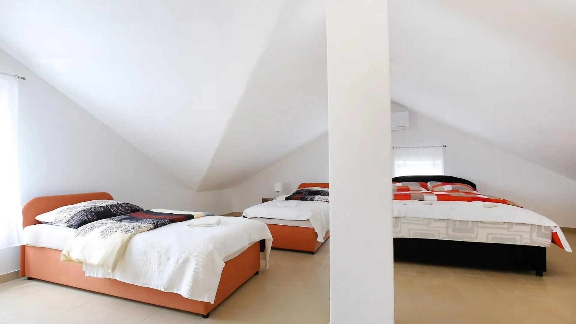 Apartments Kapetan - One Bedroom Apartment With Terrace Sukošan クロアチア
