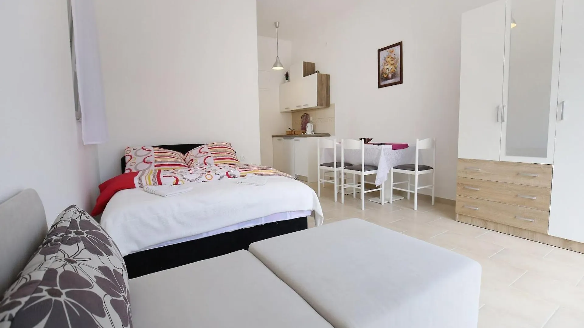 Apartments Kapetan - One Bedroom Apartment With Terrace Sukošan