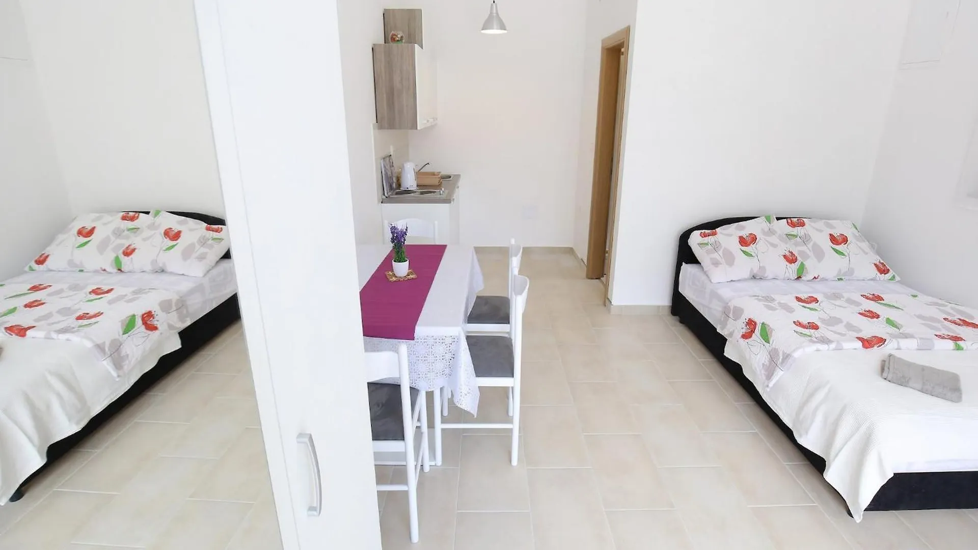 Apartments Kapetan - One Bedroom Apartment With Terrace Sukošan クロアチア
