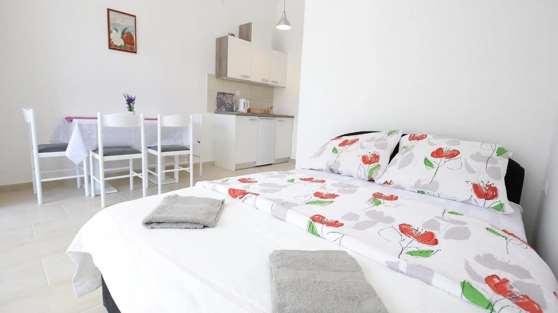 Apartments Kapetan - One Bedroom Apartment With Terrace Sukošan 0*,  クロアチア