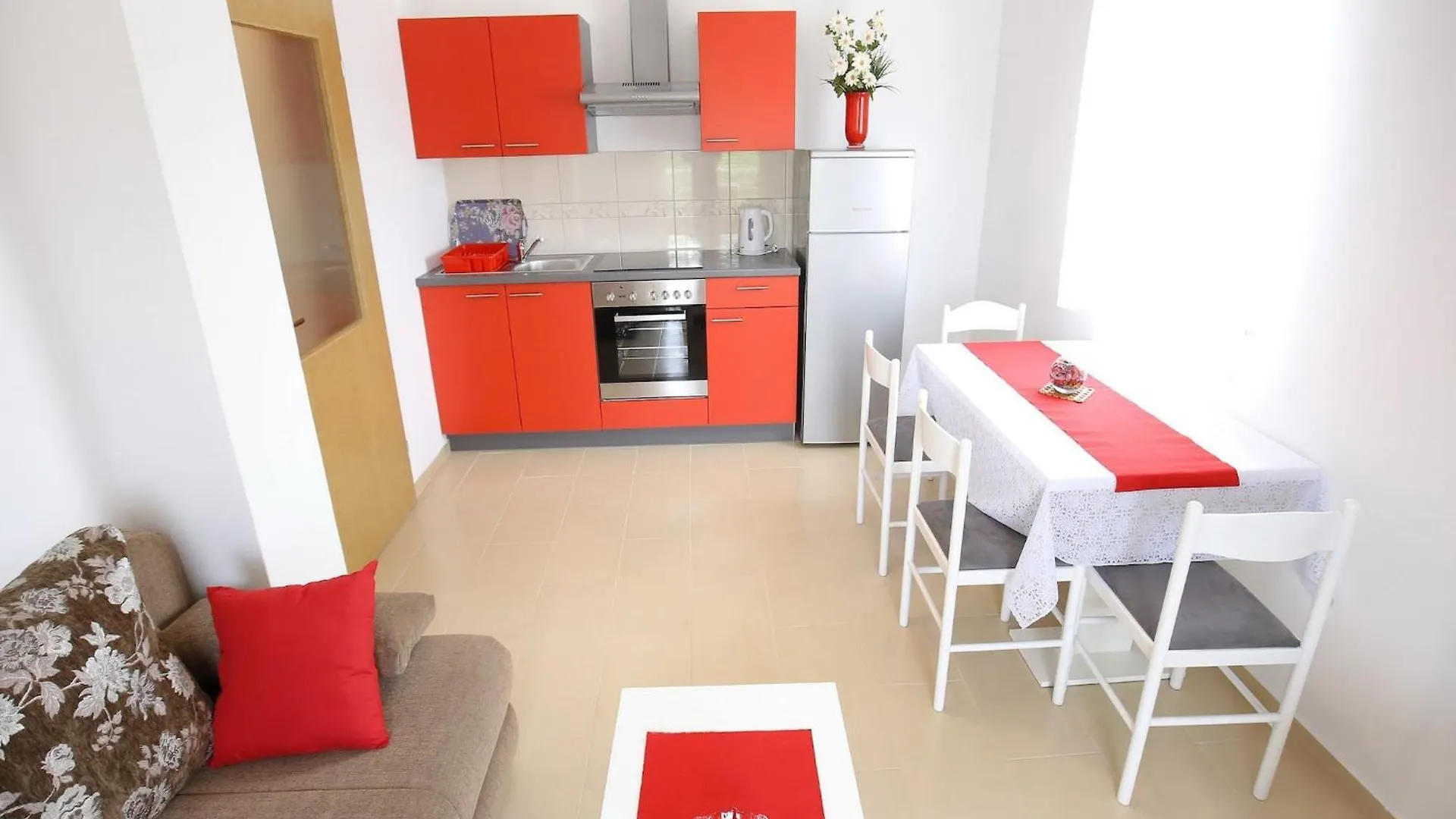 Apartments Kapetan - One Bedroom Apartment With Terrace Sukošan 0*,